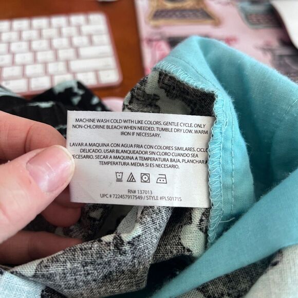 Peace & Pearls Black & Green Foliage Print Pull On Linen Cotton Shorts Sz Large - Picture 5 of 8